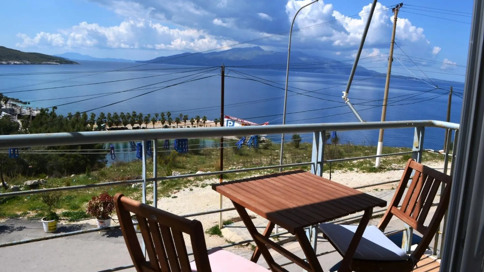 Bright Holiday Apartment With Balcony Saranda