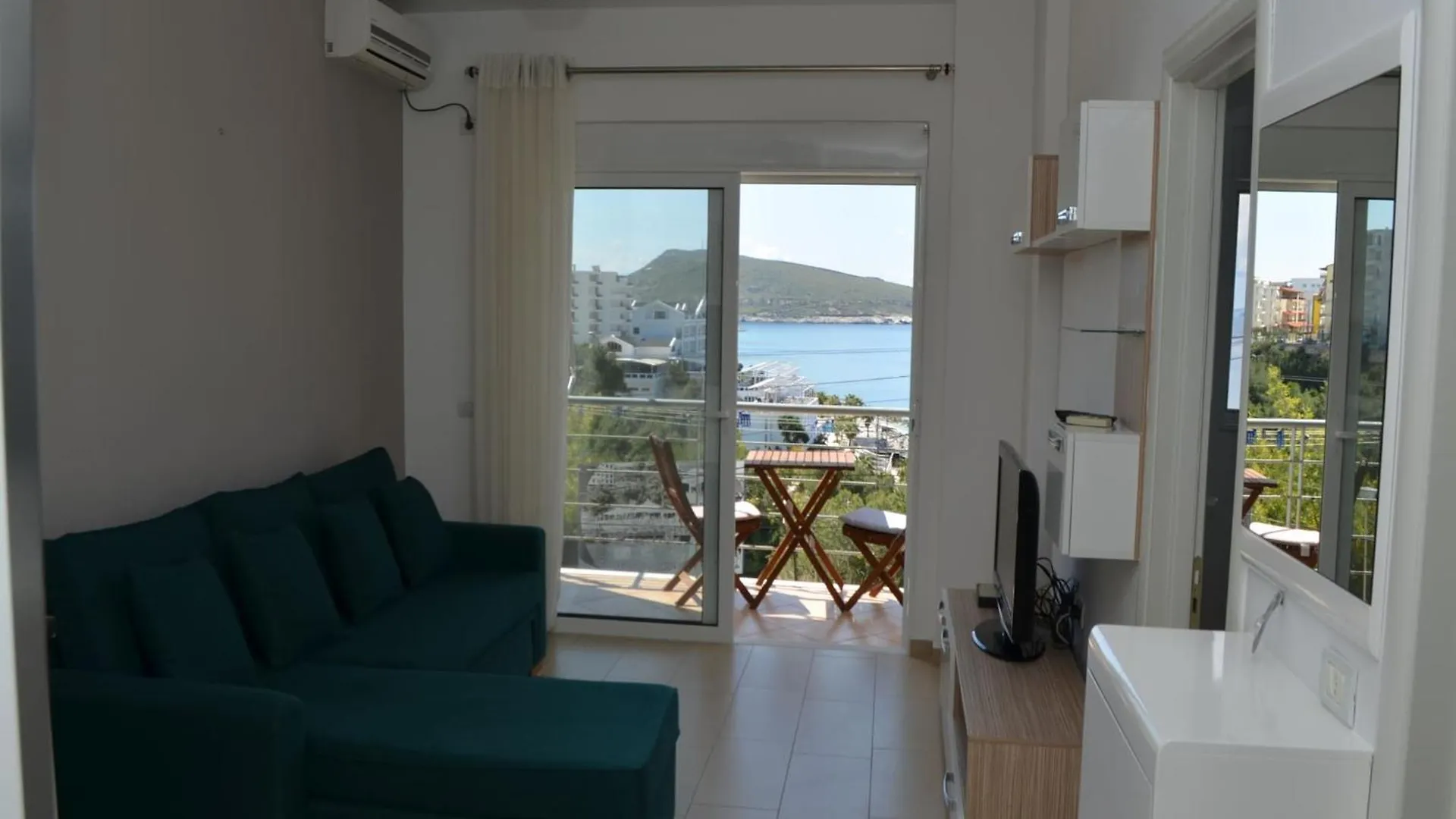 Bright Holiday Apartment With Balcony Saranda 0*,  Albanie